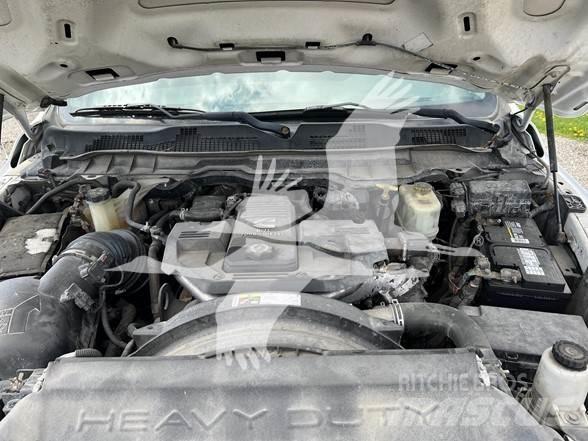 RAM 5500 SLT Вантажівки-платформи/бокове розвантаження