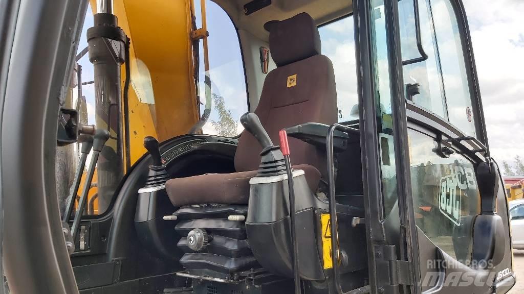 JCB JS 130 LC Гусеничні екскаватори