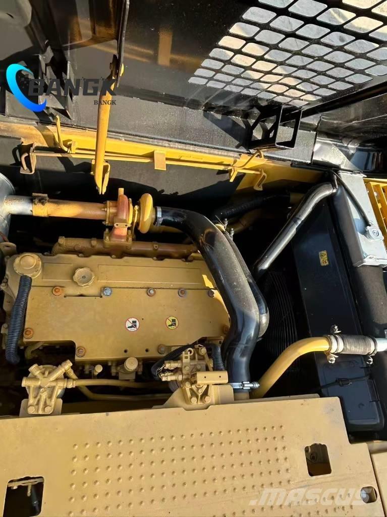 CAT 320 D Гусеничні екскаватори