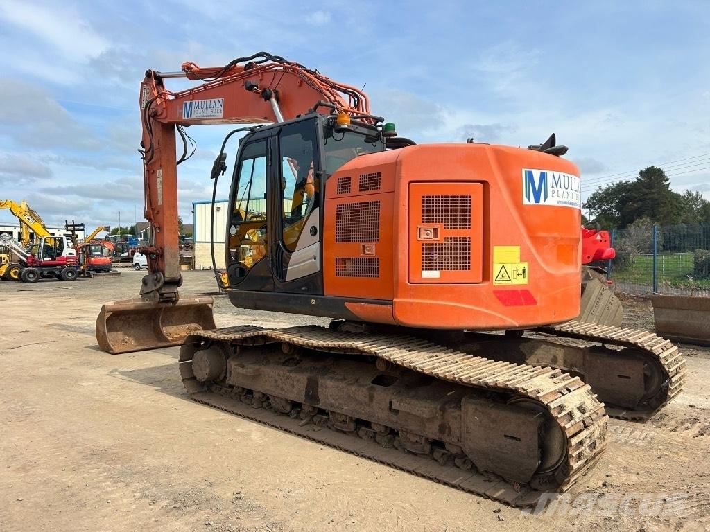 Hitachi ZX225 USLC-6 Гусеничні екскаватори