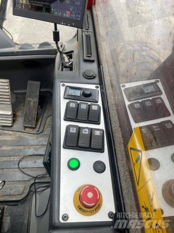 Komatsu 931 XC Харвестери