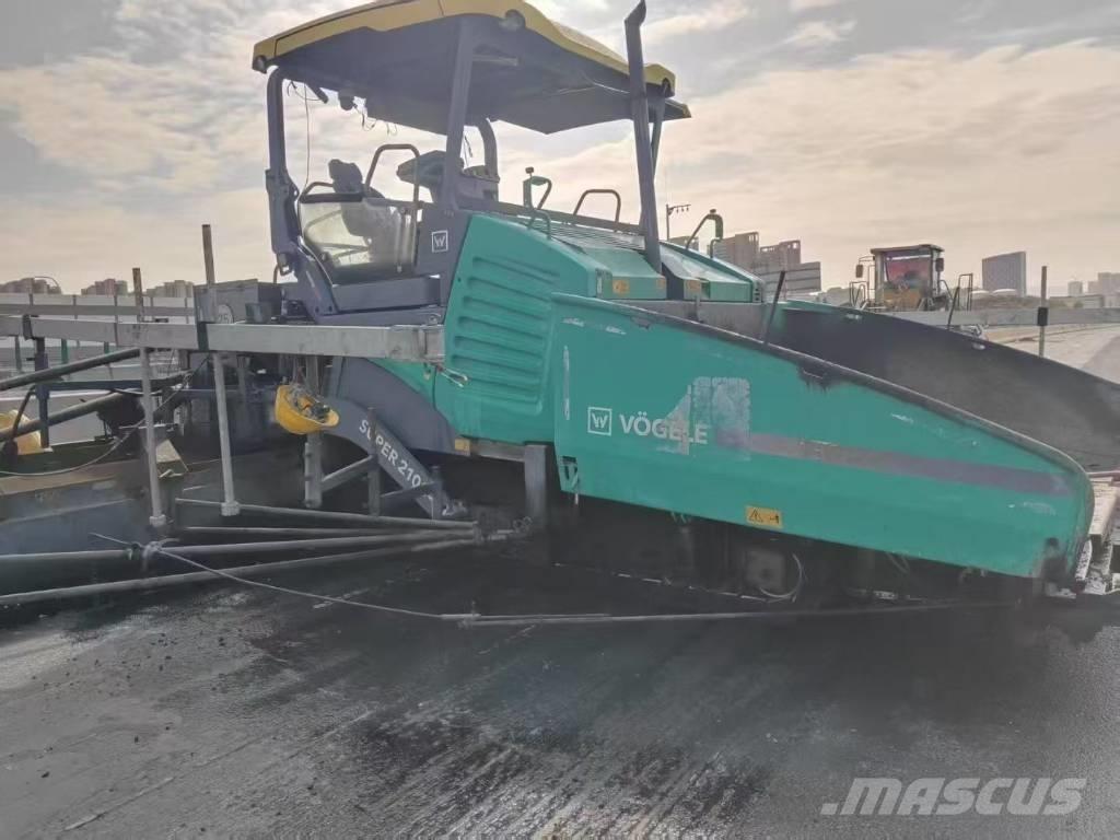 Vögele 2100 Асфальтовкладачі