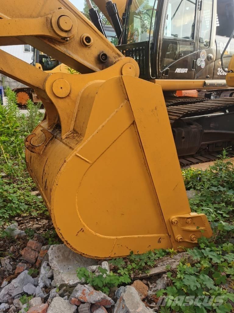 Komatsu PC 220-7 Гусеничні екскаватори