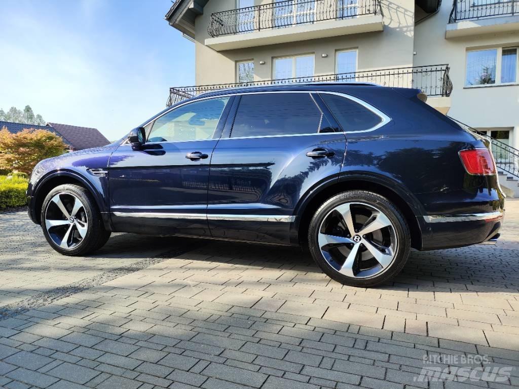 Bentley Bentayga V8 Автомобілі