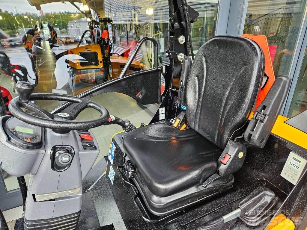 GiANT g2700hd + x-tra Малі навантажувачі