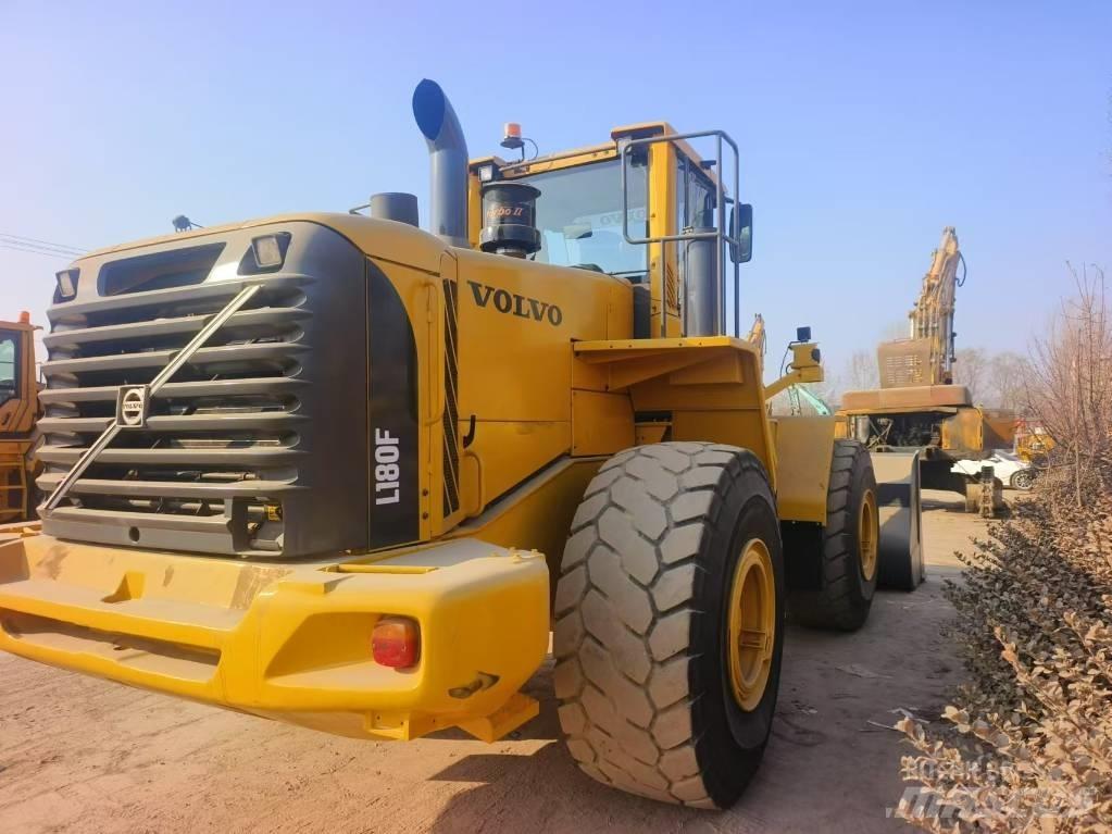 Volvo L 180 F Фронтальні навантажувачі