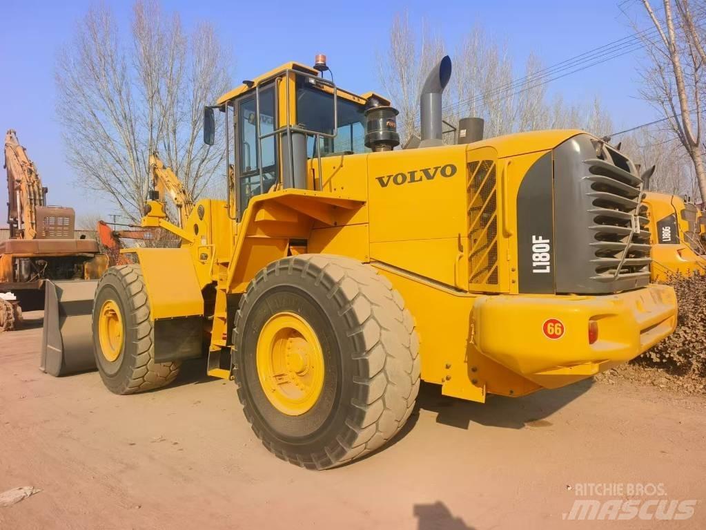 Volvo L 180 F Фронтальні навантажувачі