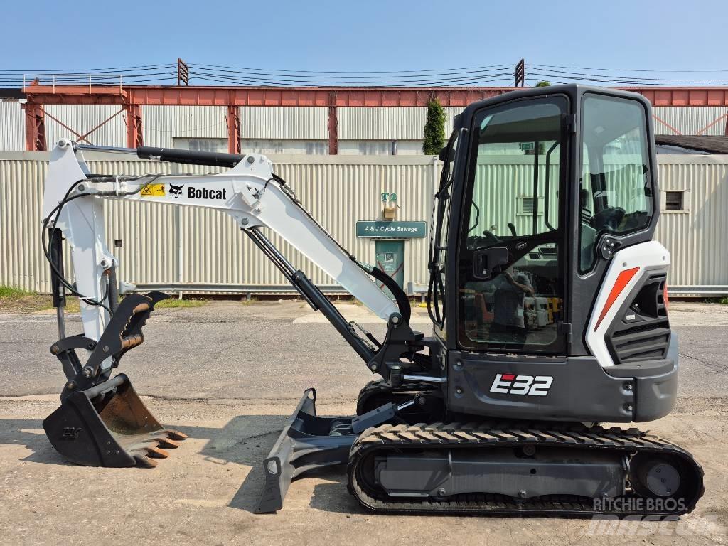 Bobcat E 32i Гусеничні екскаватори