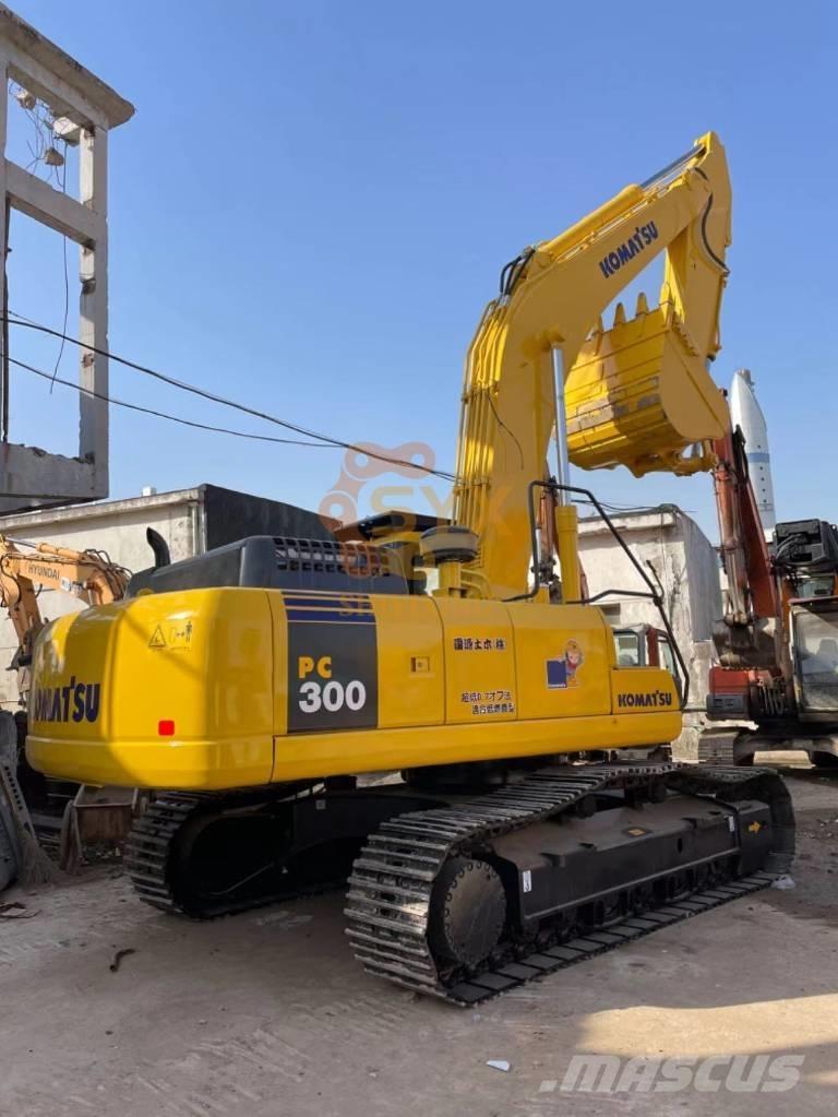 Komatsu PC 300 Гусеничні екскаватори