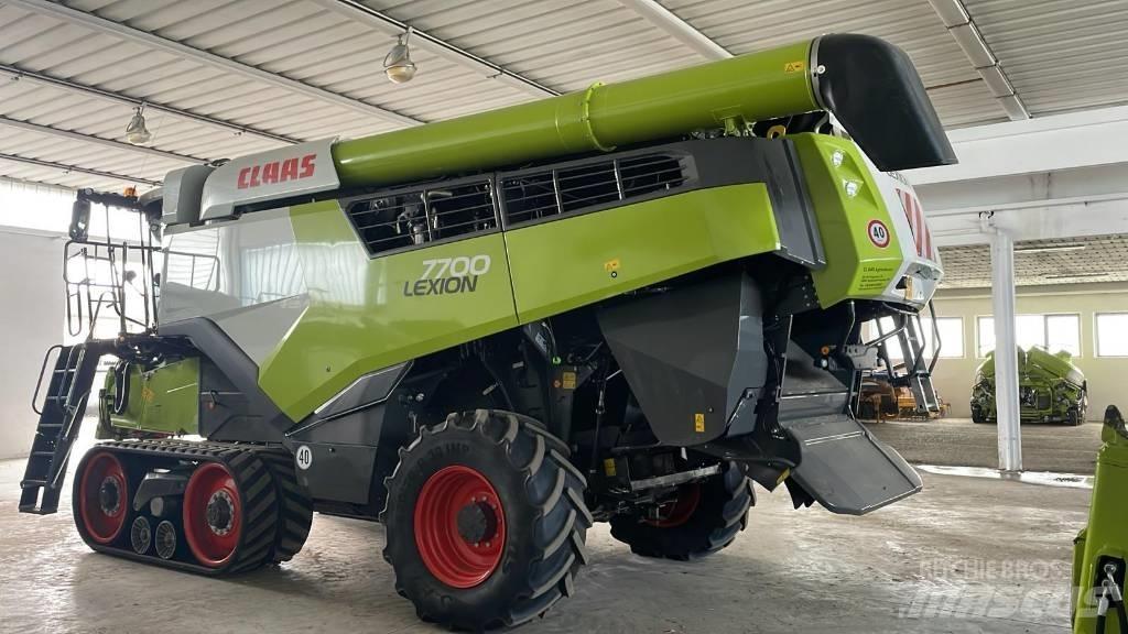 CLAAS LEXION 7700 TT Зернозбиральні комбайни