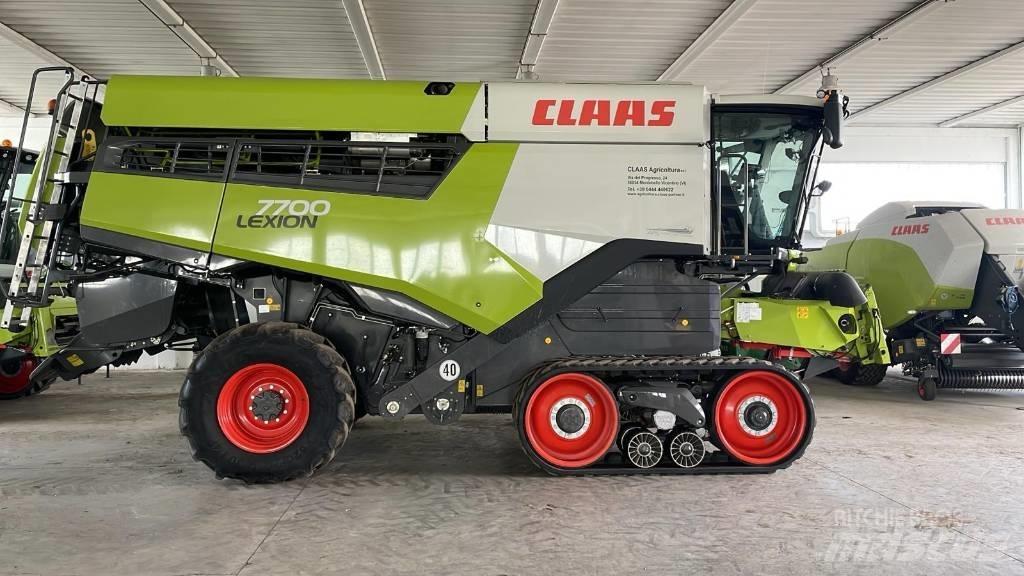 CLAAS LEXION 7700 TT Зернозбиральні комбайни