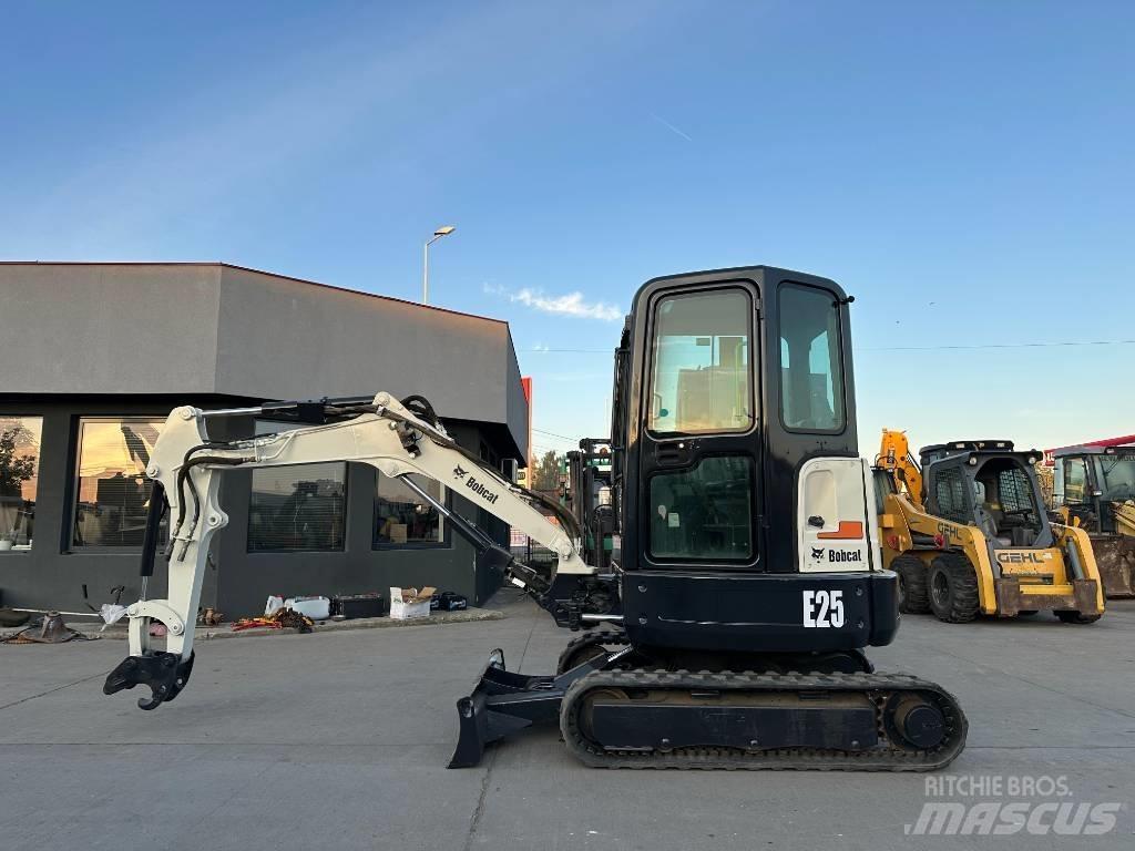 Bobcat E25EM Міні-екскаватори < 7т