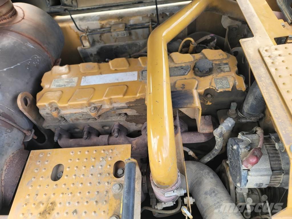 CAT 336D2L Гусеничні екскаватори