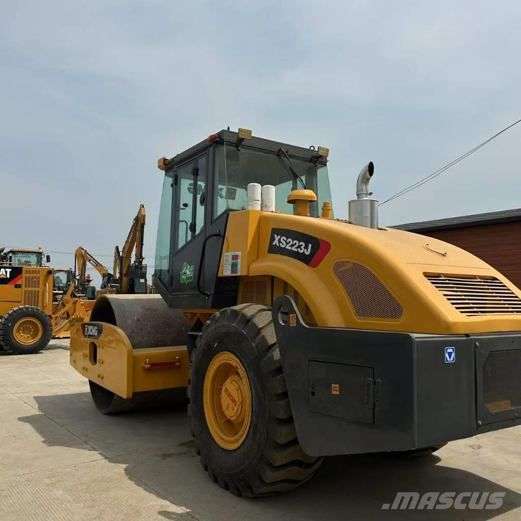 XCMG XS 223 J Грунтові котки