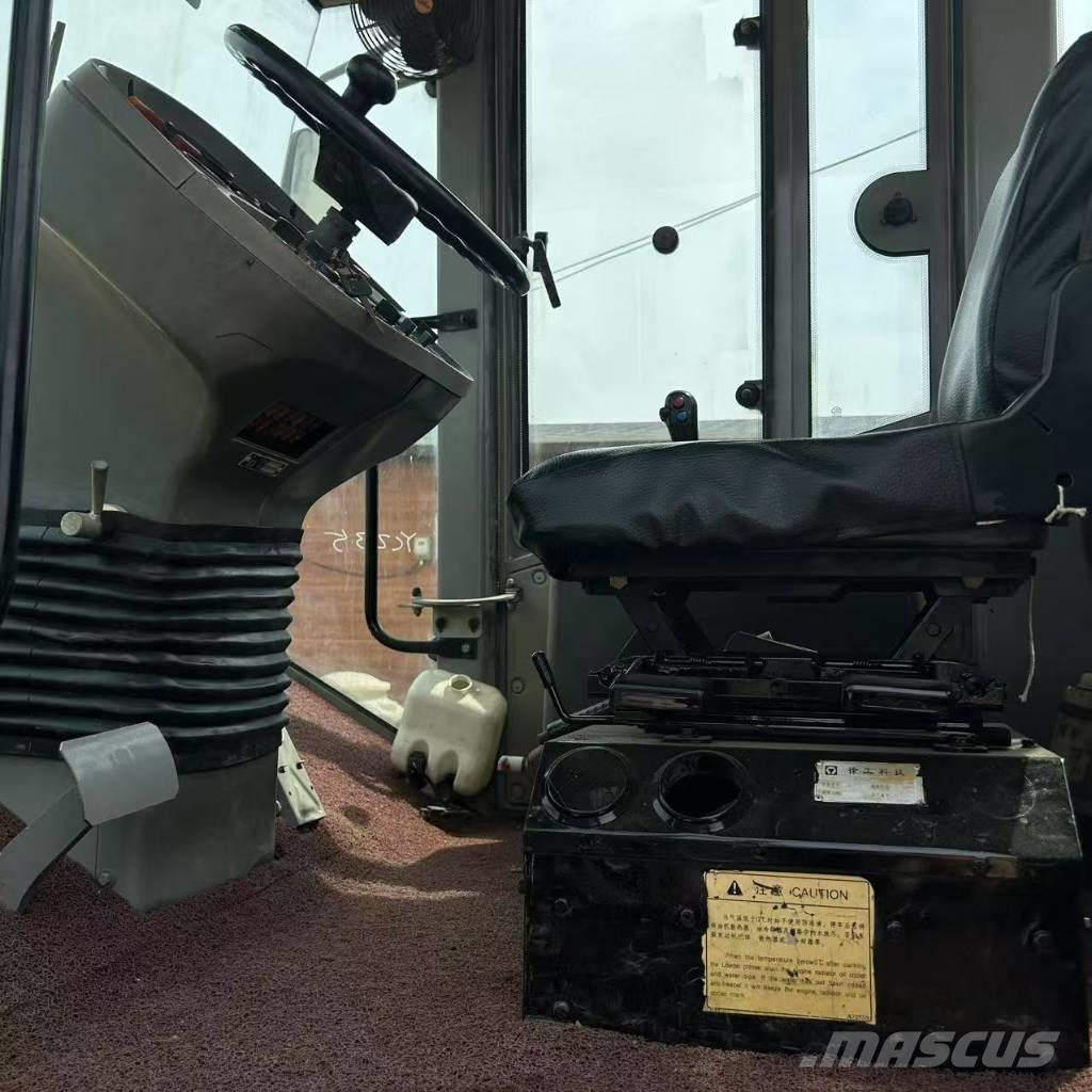 XCMG XS 223 J Грунтові котки