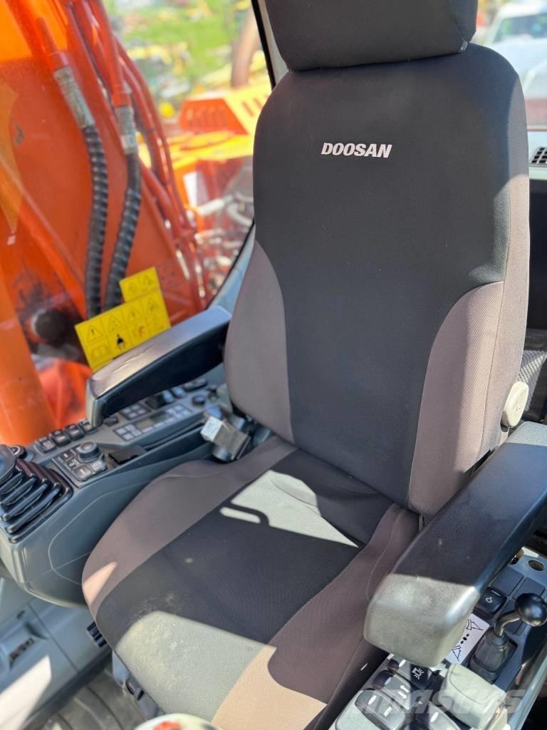 Doosan DX 140 W-3 Колісні екскаватори