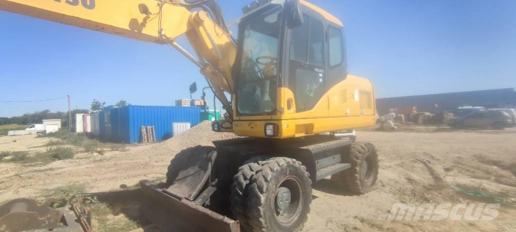 Komatsu PW 140-7 Колісні екскаватори