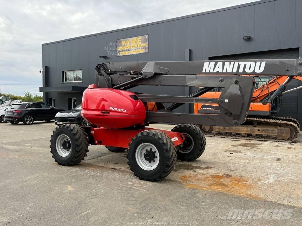 Manitou ATJ 200 Телескопічні підйомники