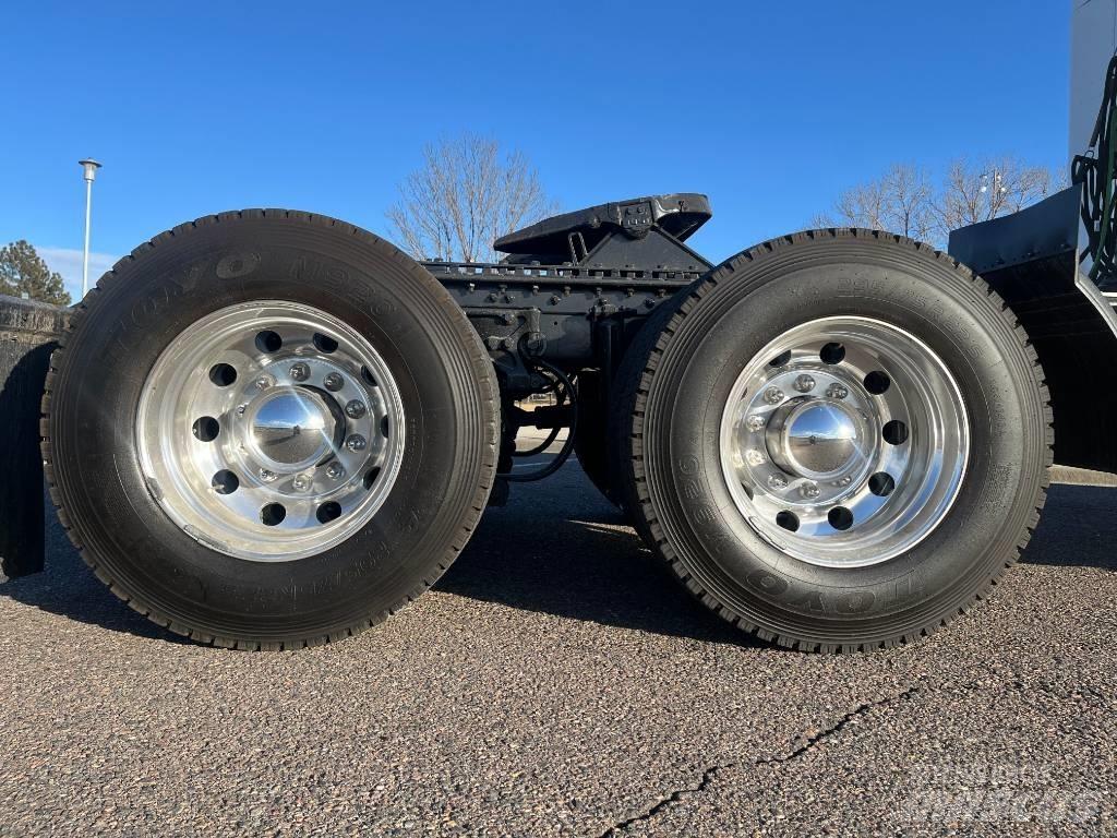 Kenworth T 880 Тягачі