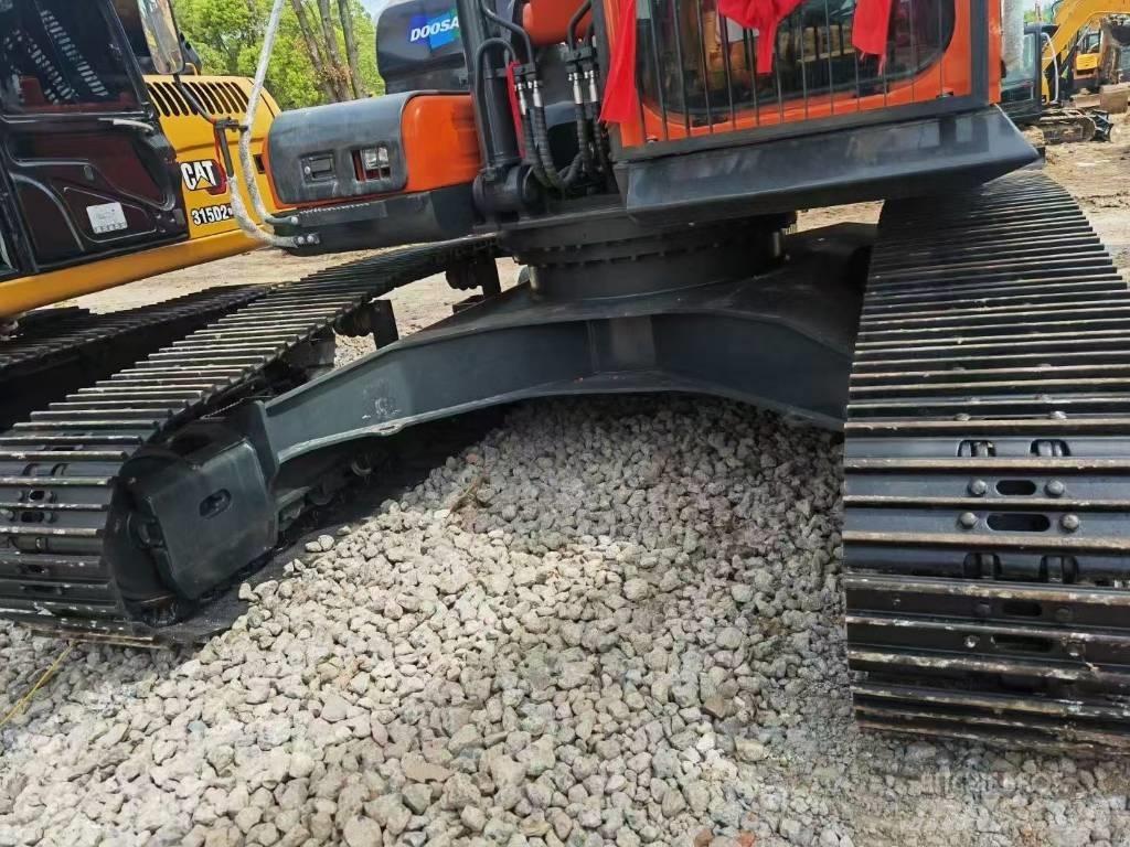 Doosan DX 300 LCA Гусеничні екскаватори