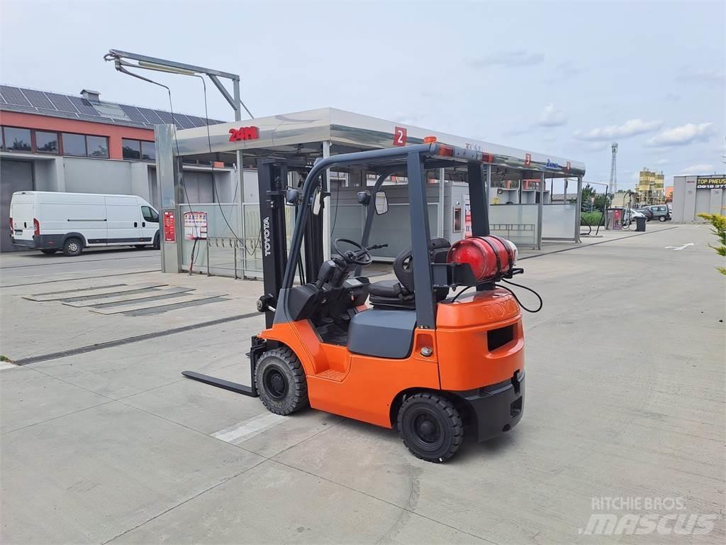 Toyota 7FGF15 Газові навантажувачі