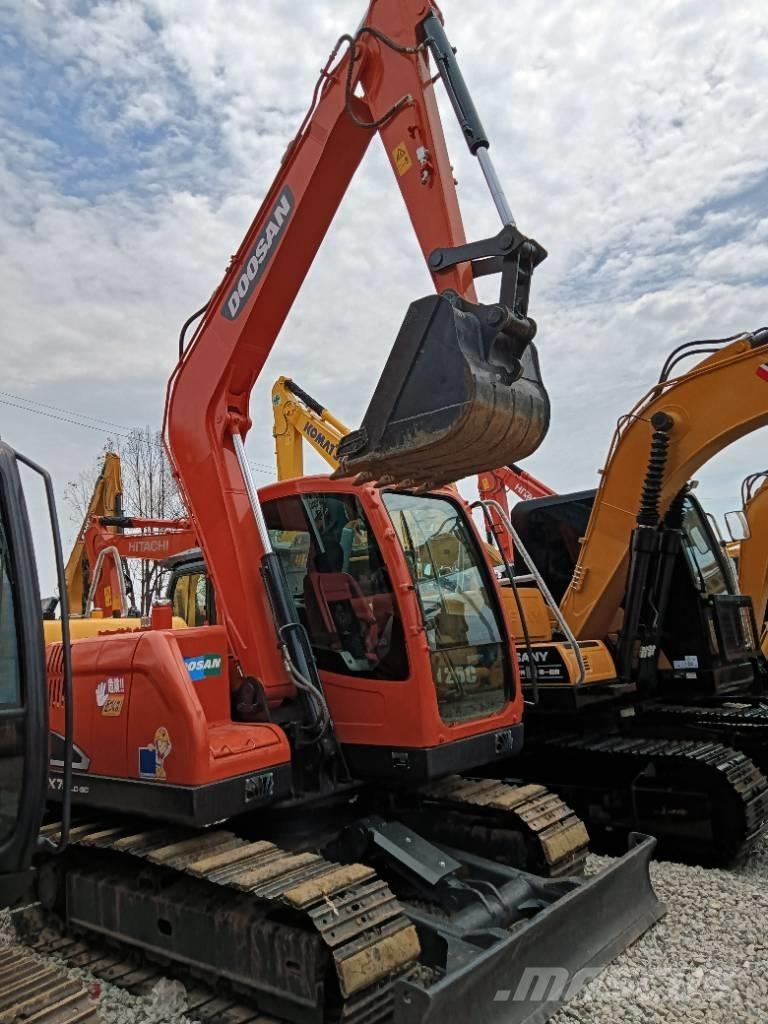 Doosan DX 75 Гусеничні екскаватори