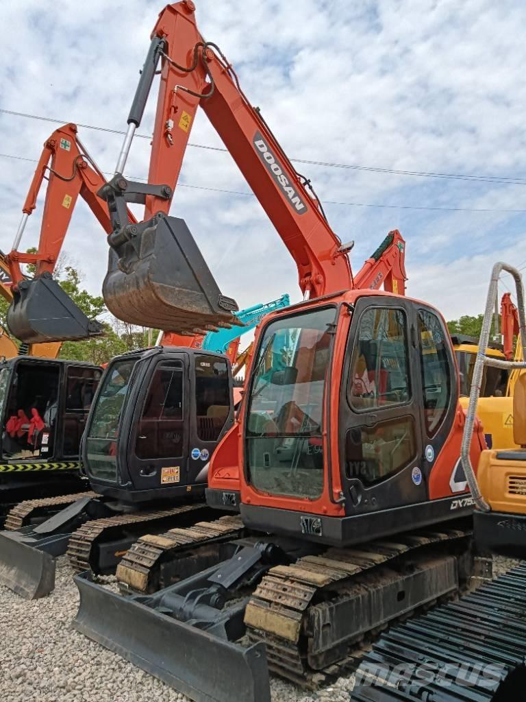 Doosan DX 75 Гусеничні екскаватори