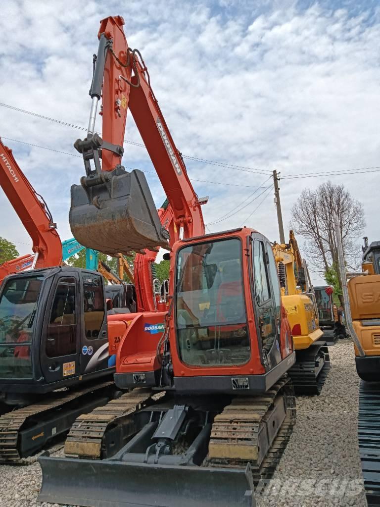 Doosan DX 75 Гусеничні екскаватори