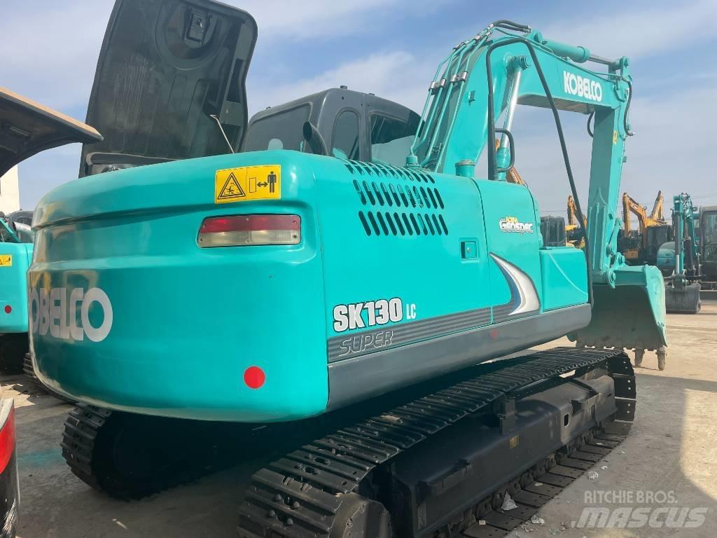 Kobelco 130 Середні екскаватори 7т. - 12т.