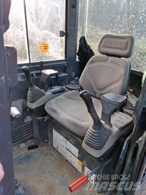 Komatsu PC27MR Міні-екскаватори < 7т