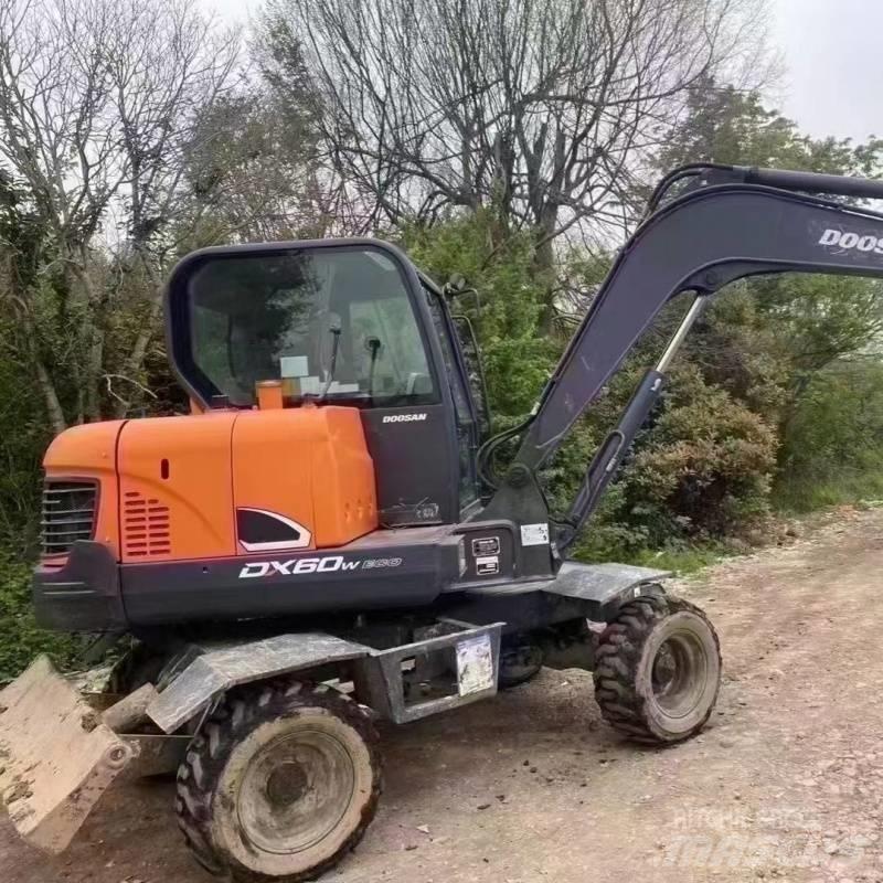 Doosan DX60W Колісні екскаватори