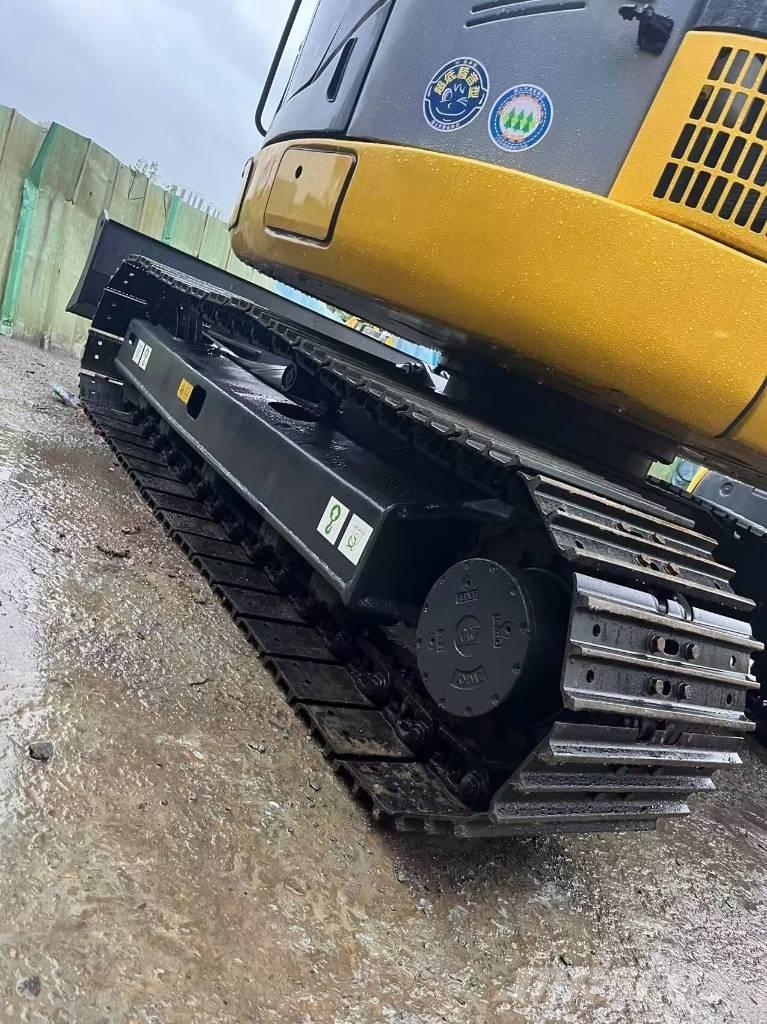 Komatsu PC 78 Гусеничні екскаватори