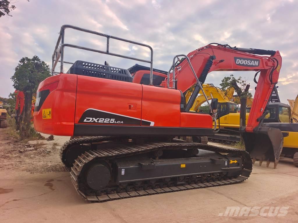 Doosan DX 225 LC -9C Фронтальні навантажувачі