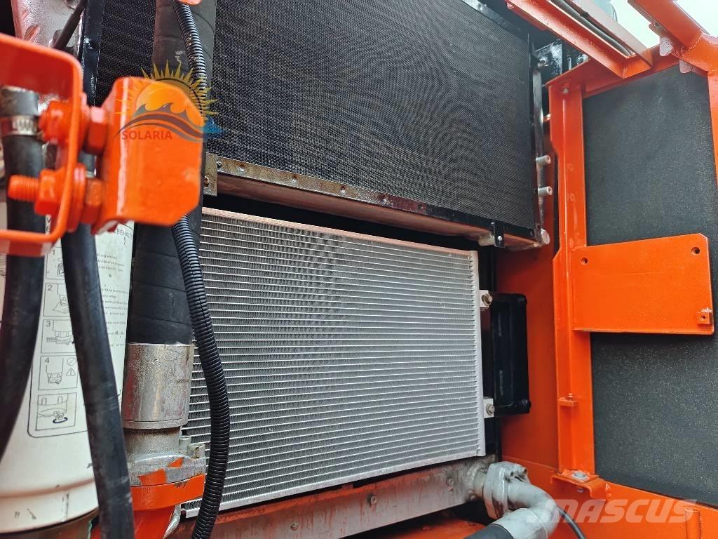 Doosan DX 300 LC Гусеничні екскаватори