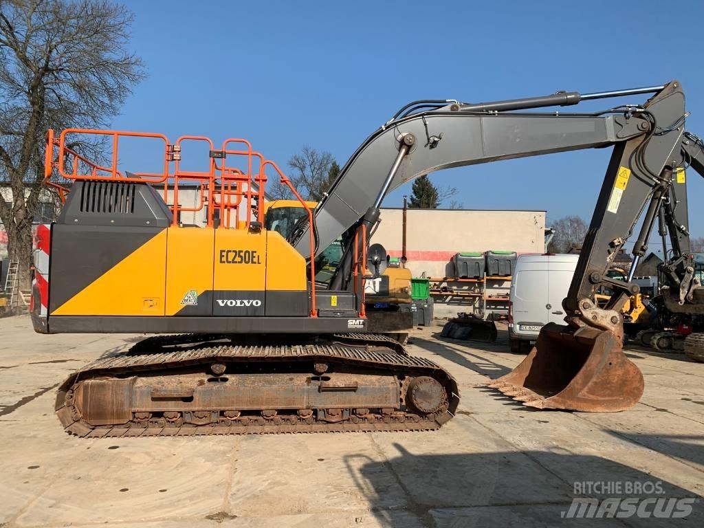 Volvo EC 250 EL Гусеничні екскаватори