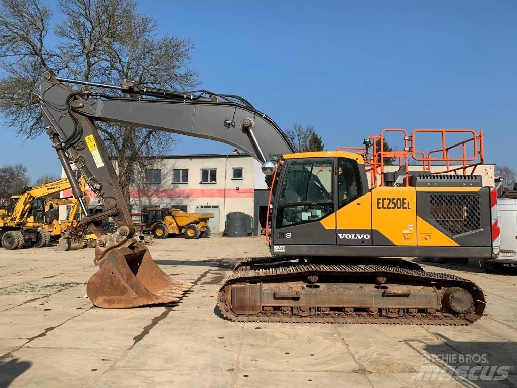Volvo EC 250 EL Гусеничні екскаватори