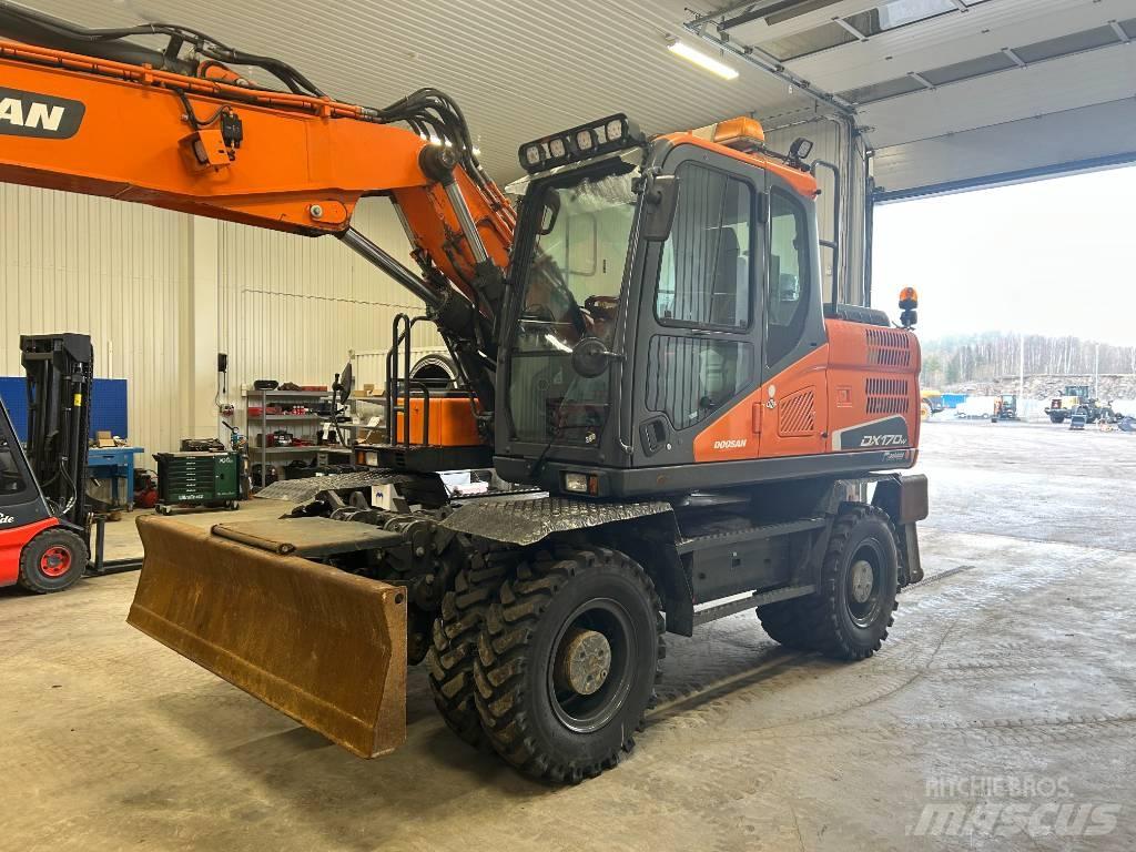 Doosan DX170W-5 Колісні екскаватори