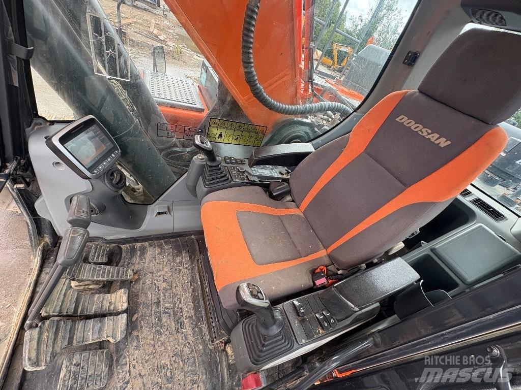 Doosan DX380LC-5 Гусеничні екскаватори