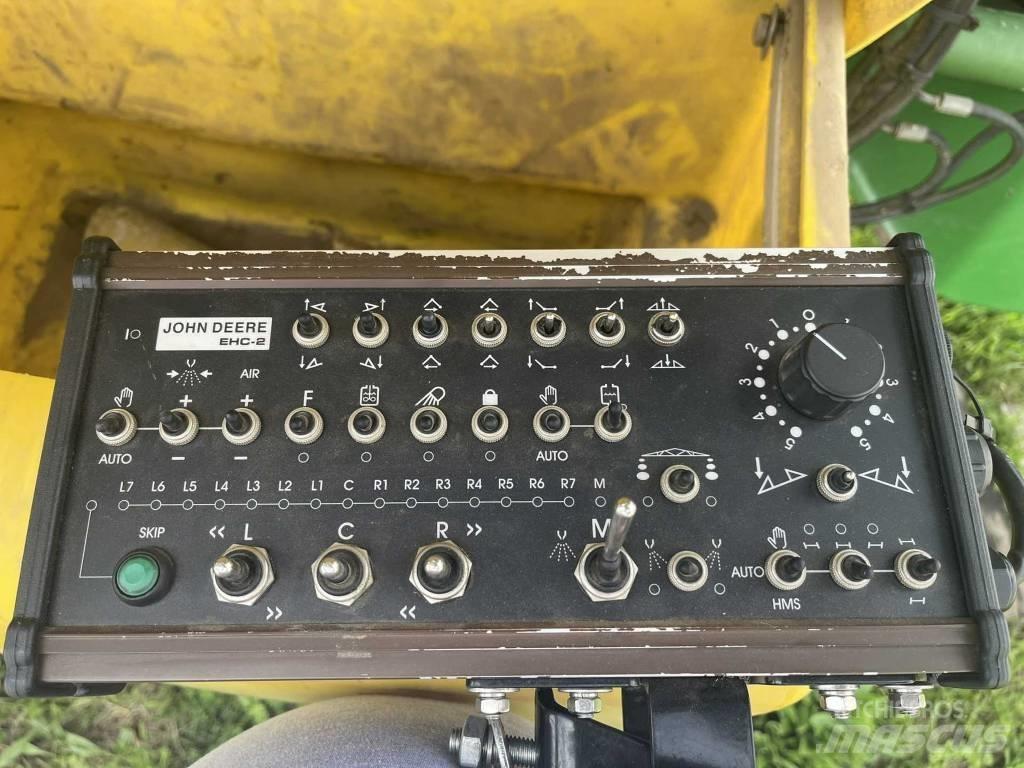 John Deere 840 i Причіпні обприскувачі