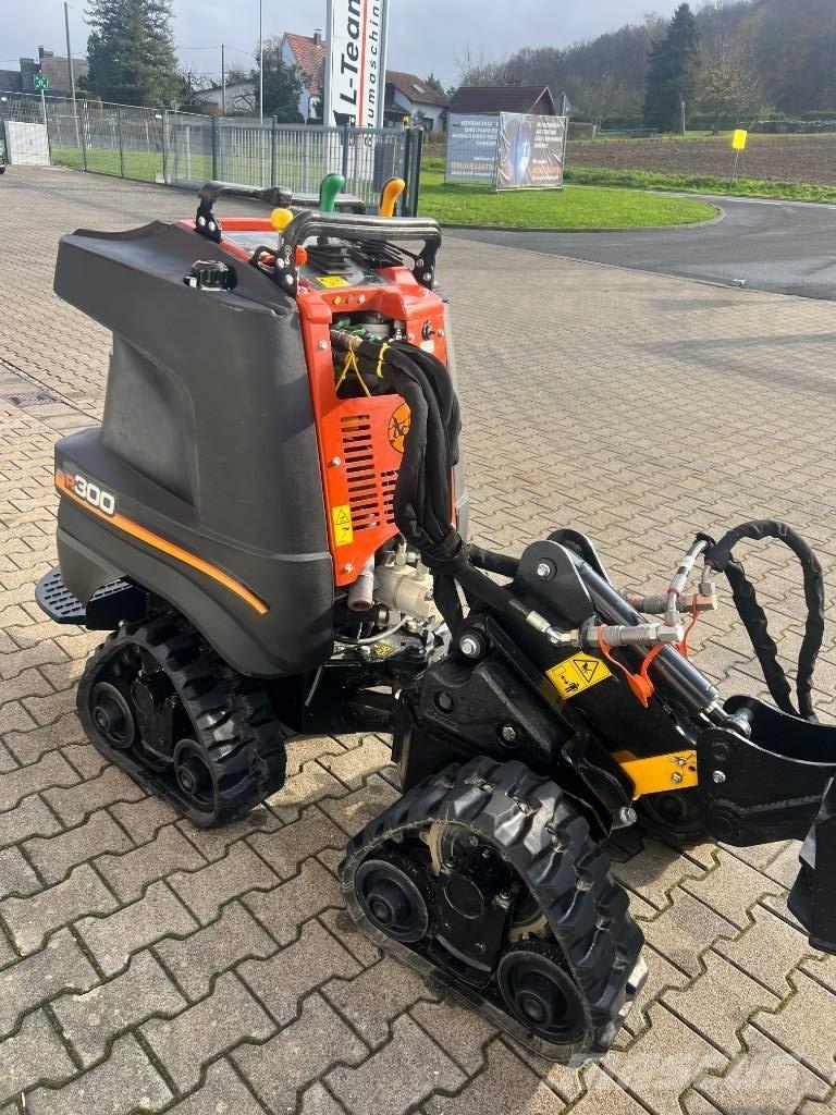 Ditch Witch R300 Канавокопачі