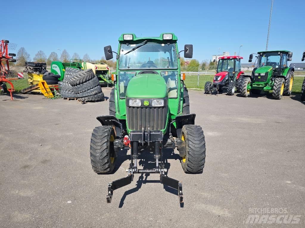 John Deere 4520 Трактори
