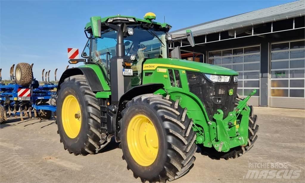 John Deere 7R 330 Трактори