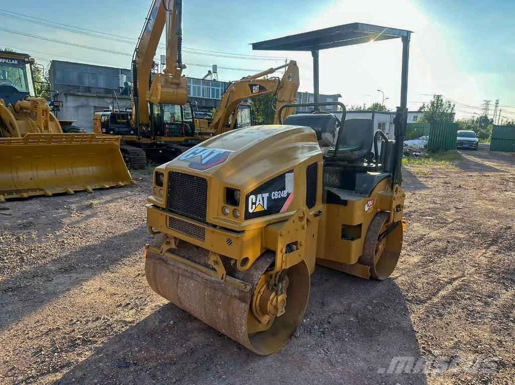 CAT CB 24 B Котки тротуарні