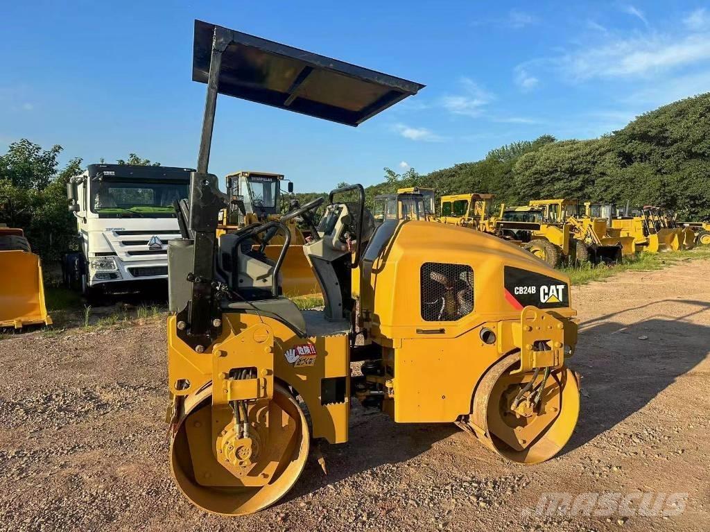 CAT CB 24 B Котки тротуарні