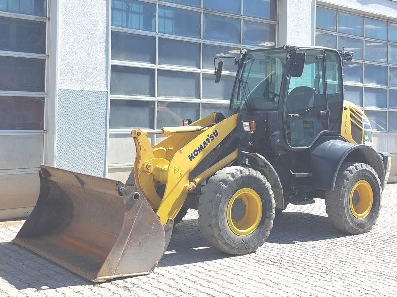 Komatsu WA 100 M-7 Міні-навантажувачі