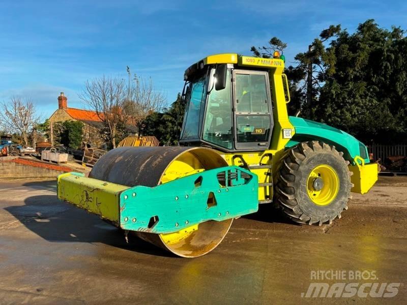 Ammann ASC 110 Грунтові котки
