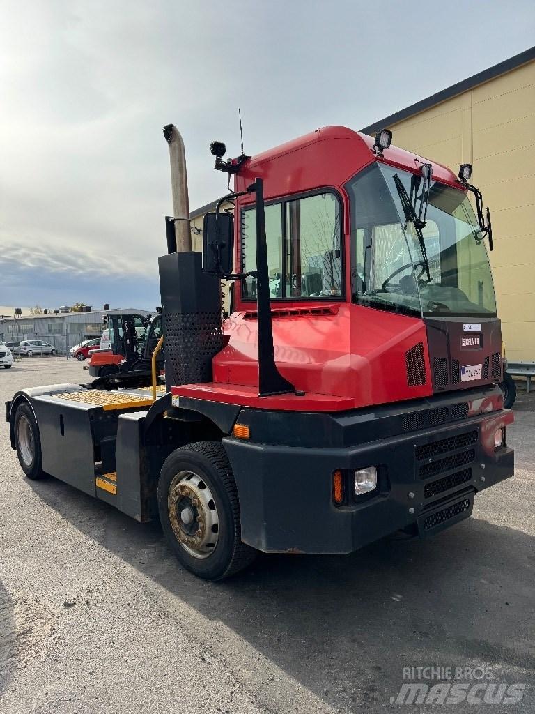 Kalmar T2 Тягачі колісні