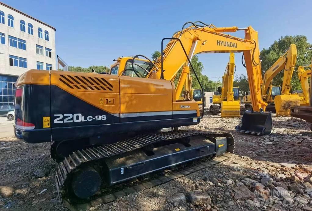 Hyundai R220LC-9S Гусеничні екскаватори