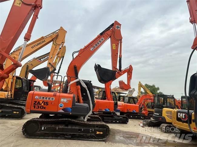 Hitachi ZX 120 Гусеничні екскаватори