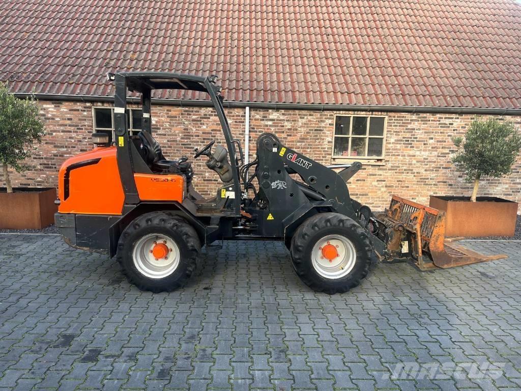 GiANT V 6004 T Малі навантажувачі